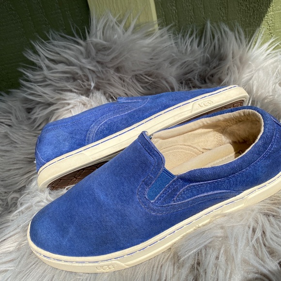 Ugg royal blue suede slip on flats - Picture 5 of 11